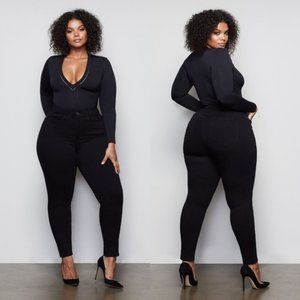 GOOD AMERICAN Good Legs Black Skinny Jeans
